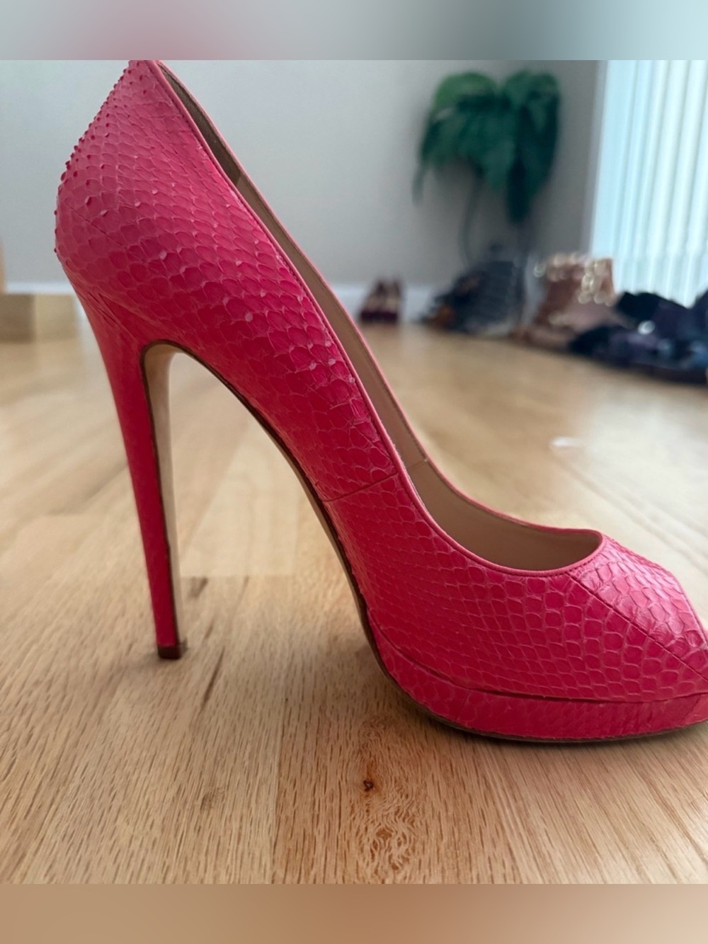 Oscar de la Renta Hot Pink Peep-Toe Pump